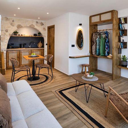 Plastiras Rooms Фіра Екстер'єр фото