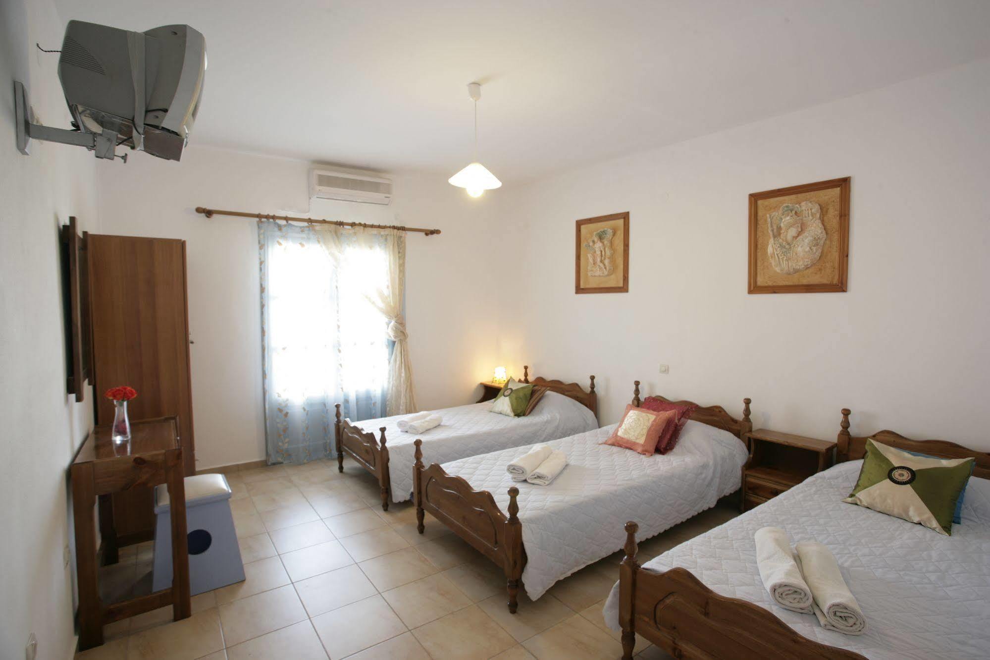 Plastiras Rooms Фіра Екстер'єр фото